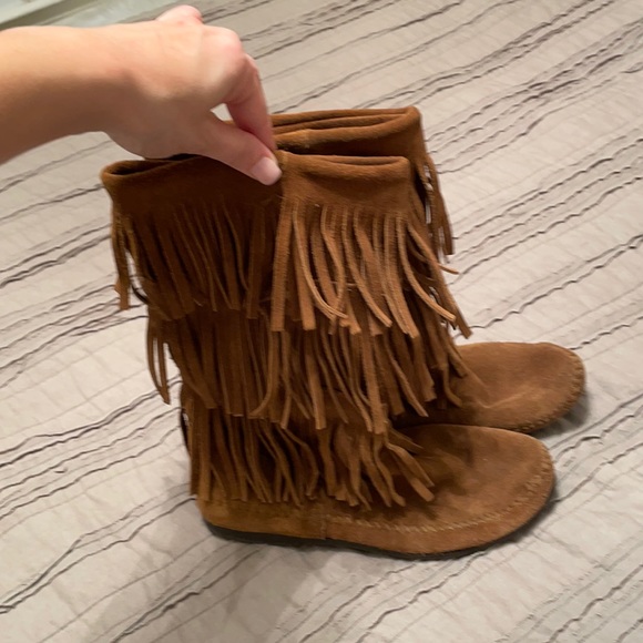 Minnetonka Shoes - Minnetonka size 9 boots worn a few times